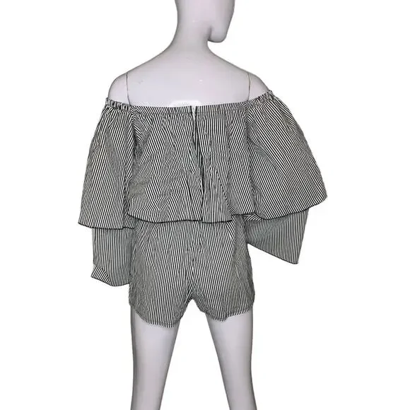 Missguided Women's Romper Stripped Black and White Size 2 Zipper on Back - Picture 6 of 12